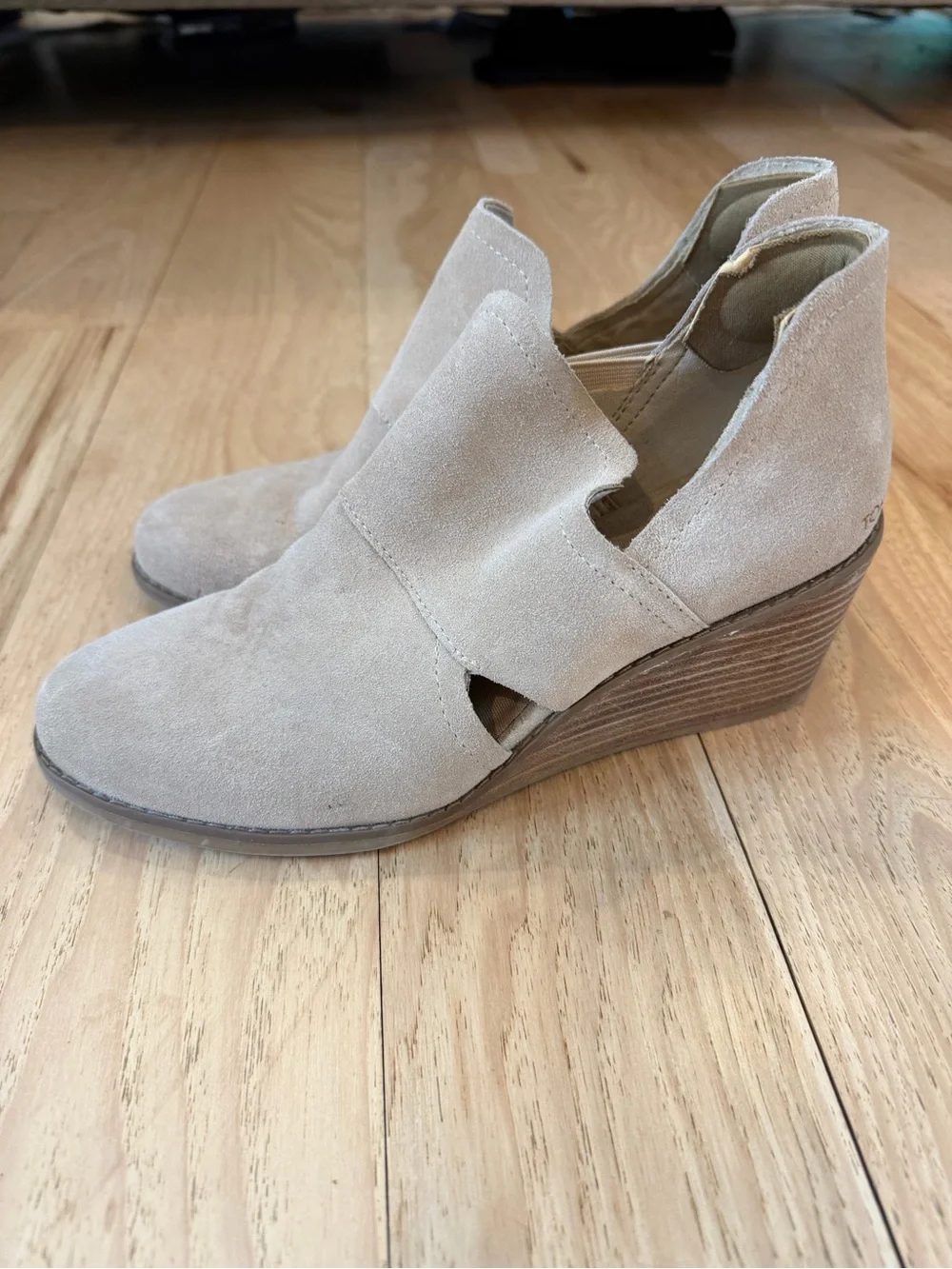Tom’s size 7